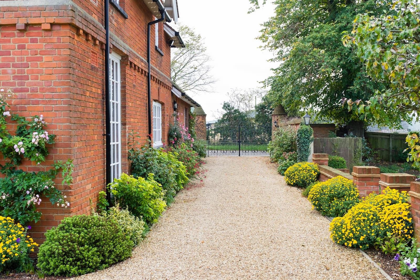 Gravel driveway contractors Gravel driveway contractors Stratford